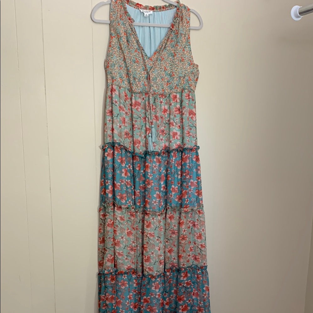 Allison New York Maxi Dress Sleeveless V Neck Tiered Ruffle Features Size Small